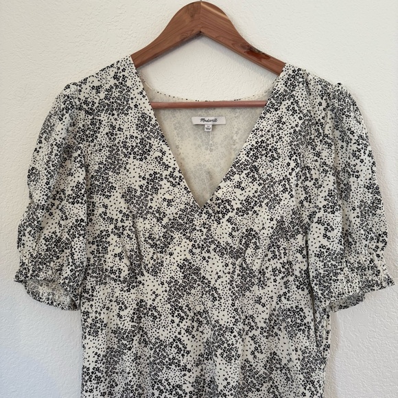 Madewell Women’s 12 Puff-Sleeve V-Neck Midi Dress in Floral NWT $158 - Picture 6 of 12